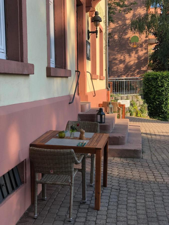 Hotel & Restaurant Gruener Baum Merzhausen Extérieur photo